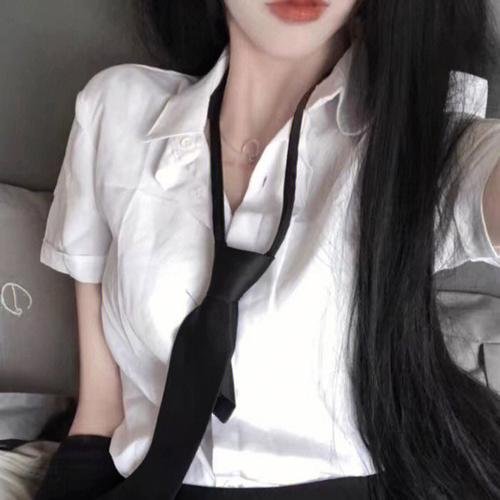 三女性